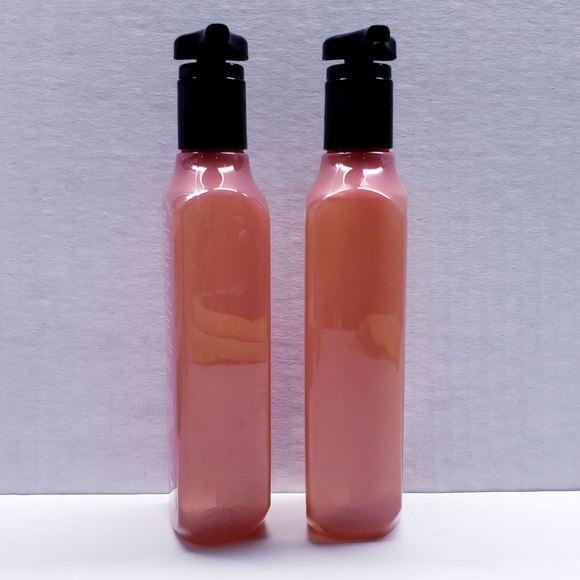 Bath & Body Works STRAWBERRY POUND CAKE Cleansing gel Hand Soap, 8 oz(2 pack) - Picture 2 of 3